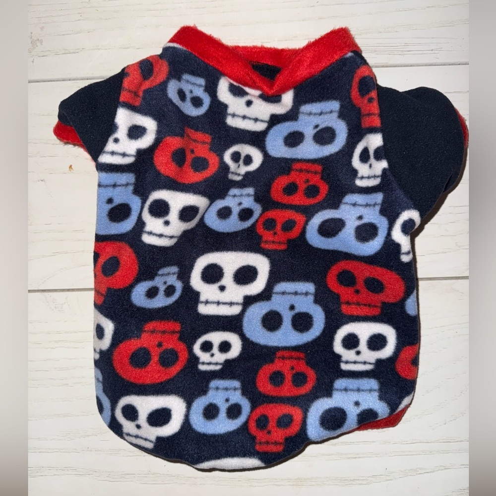 Skull shirt for dogs, size medium